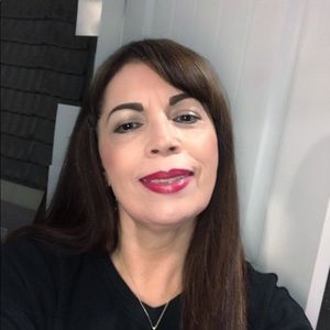 Meet your Posher, Della